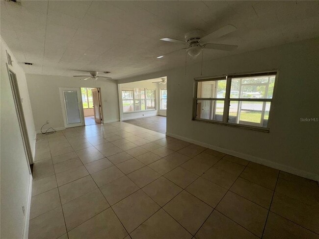 Building Photo - 325 Chesney Blvd