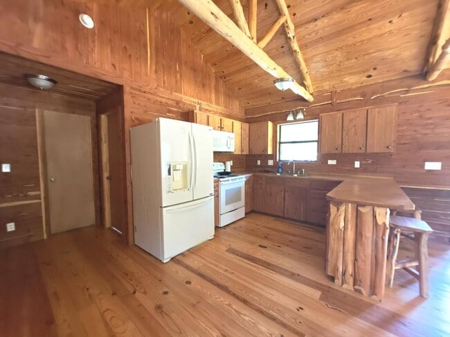 Building Photo - 313 N Berry Ridge