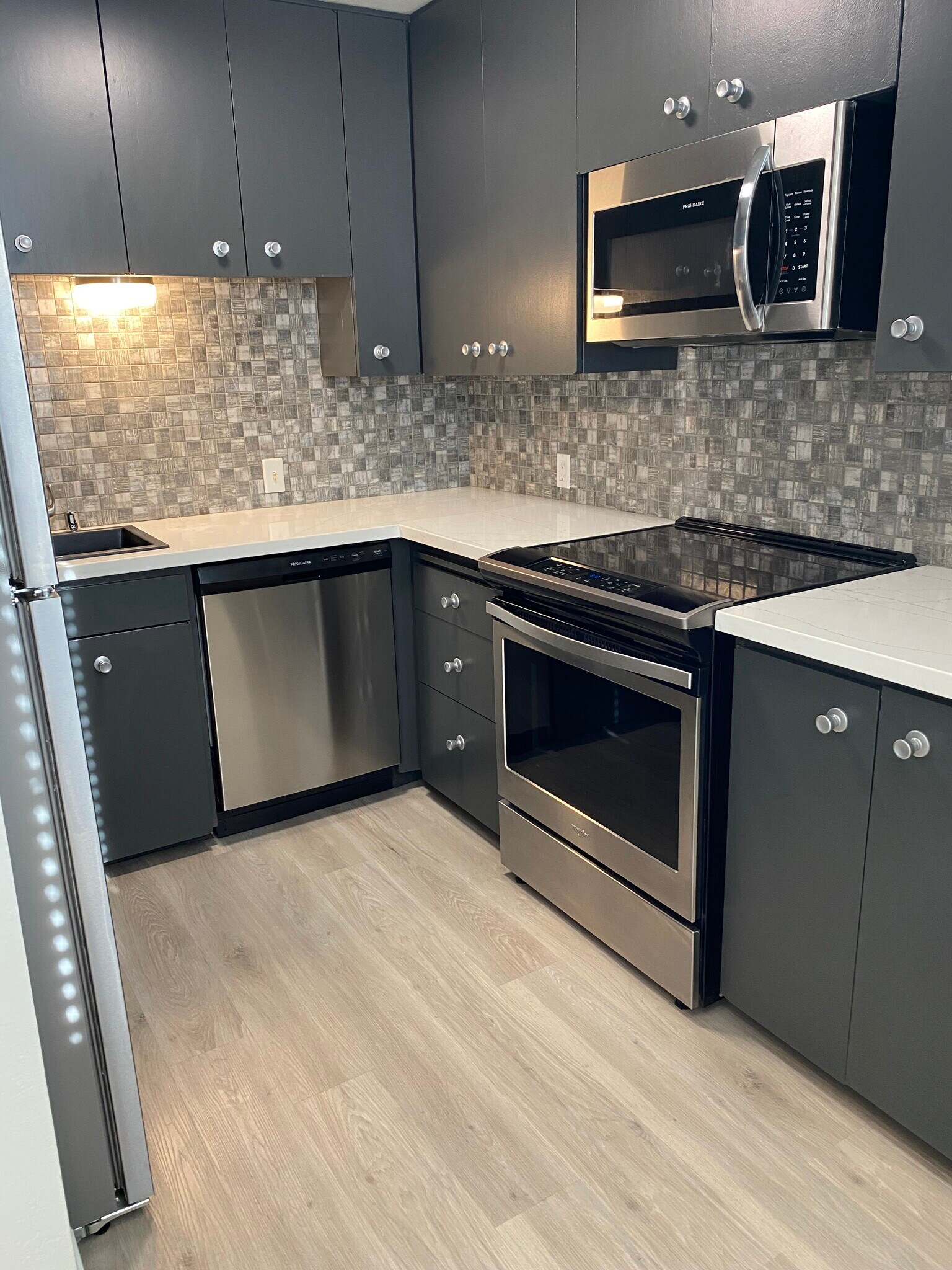 Building Photo - 2020 Albatross St