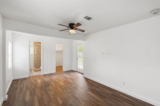 Building Photo - 9005 Gabriel St