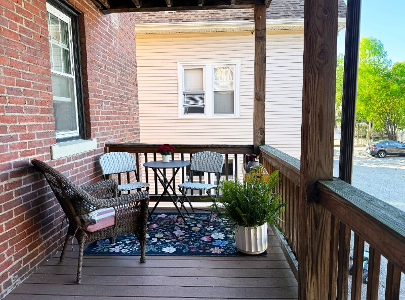 Building Photo - 25 Roslyn St