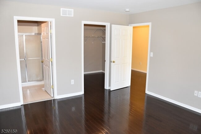 Building Photo - 125 Springhill Dr