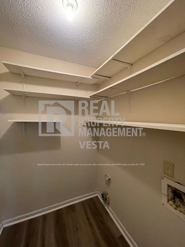 Building Photo - 102 Trippi Terrace