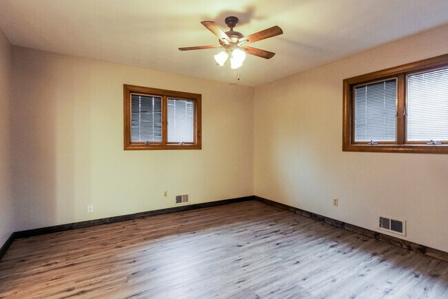 Building Photo - Wonderful 3 Bedroom Ranch