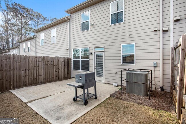 Building Photo - 2414 Fitts Dr