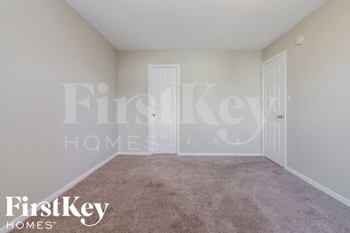 Building Photo - 10364 Carrington Way