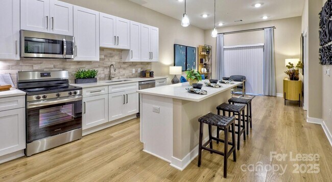 Building Photo - 8501 University Executive Park Dr