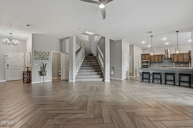Building Photo - 672 La Entrada Cir