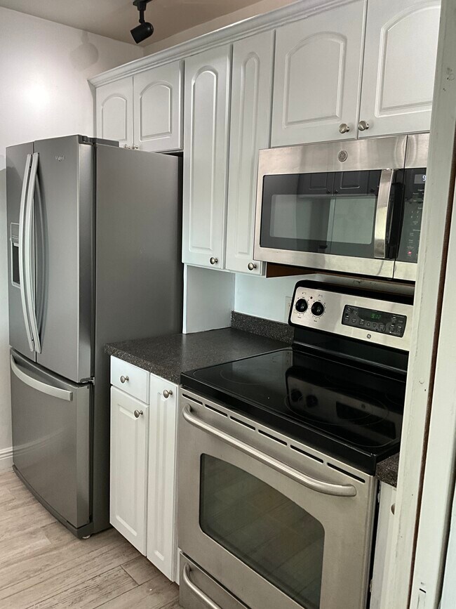 Building Photo - 2020 N Atlantic Ave