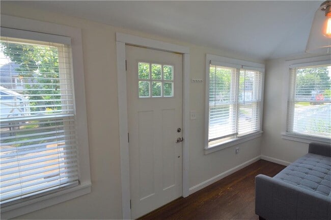Building Photo - 108 Ormerod Ave