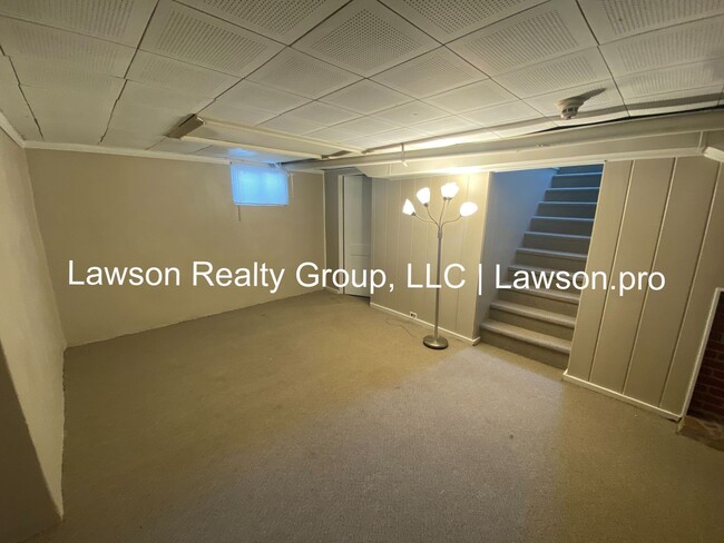 Building Photo - Cozy Raleigh Court Ranch with Partially Finished Basement