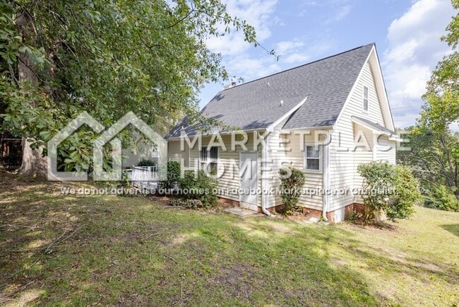 Building Photo - 212 Kemsing Rd