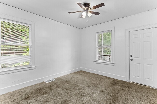 Building Photo - 2964 Leslie St