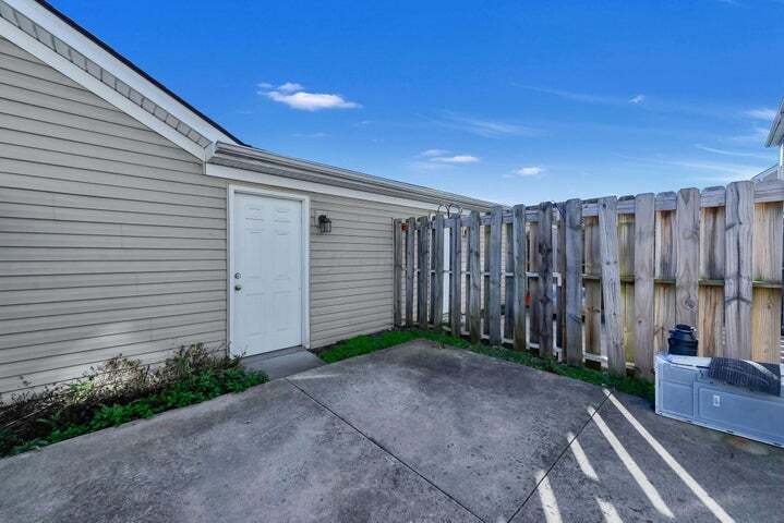 Building Photo - 8326 Bruntsfield Rd