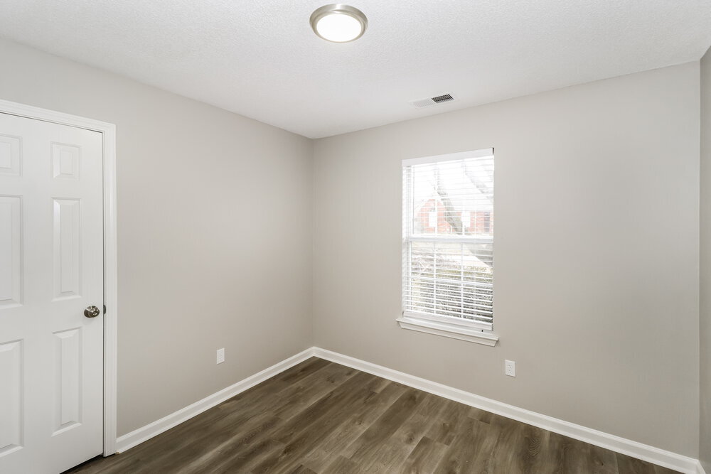 Building Photo - 7086 Lagrange Hill Dr