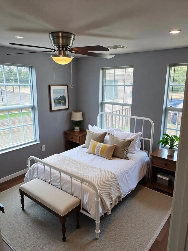 Building Photo - 1120 Stowe St