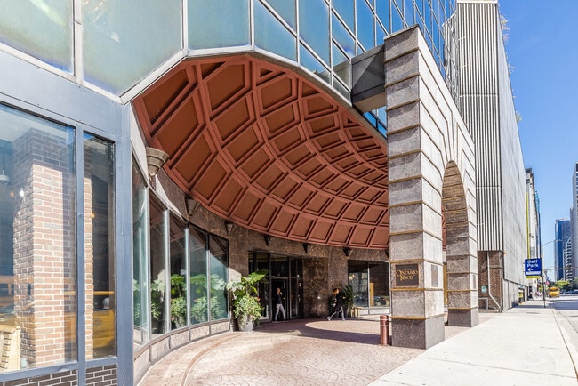 Building Photo - 10 E Ontario St