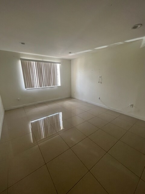 Building Photo - 4230 NW 79th Ave