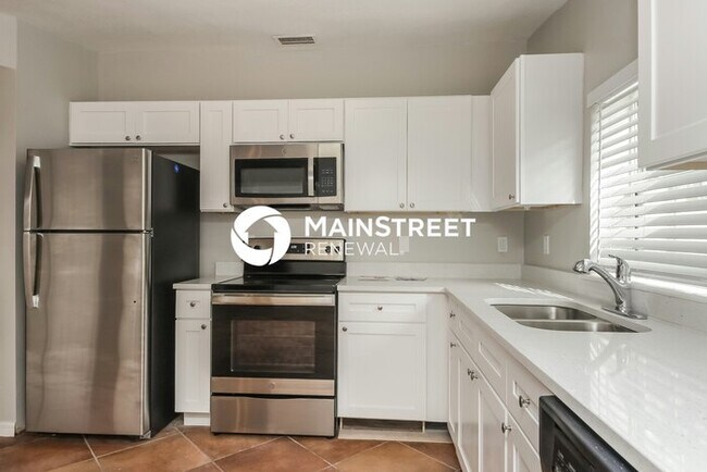 Building Photo - 3 Bedroom Pet-Friendly Home in Fern Park, FL with Main Street Renewal