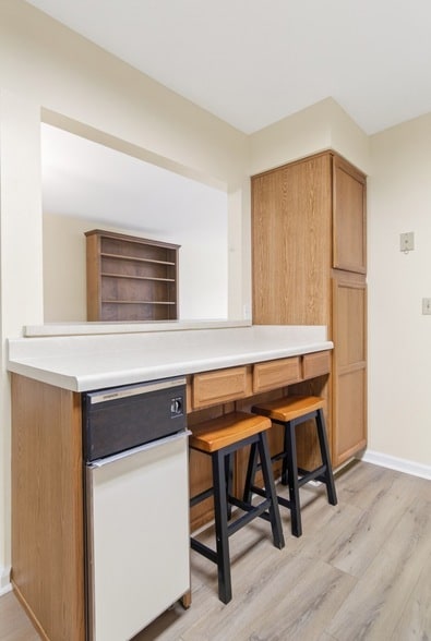 Building Photo - 200 Sanders Ferry Rd