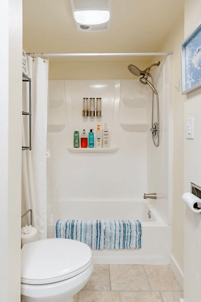 Building Photo - 756 N 76th St