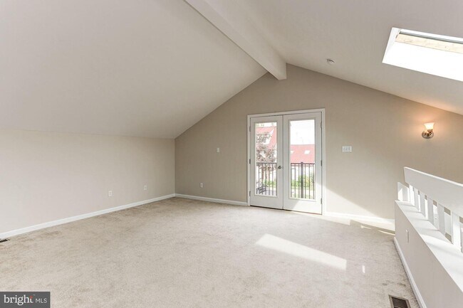 Building Photo - 2A Queen Victoria Ct