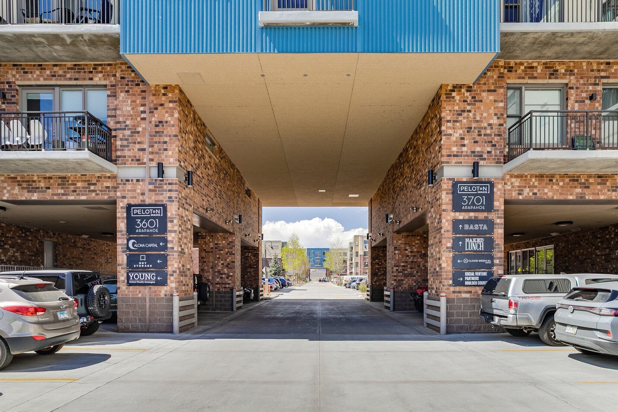 Building Photo - 3701 Arapahoe Ave