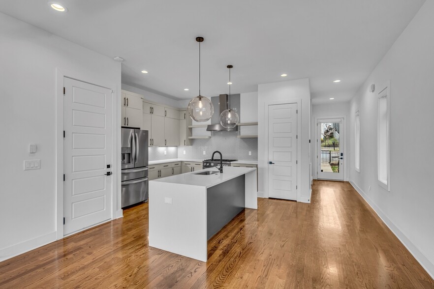 Building Photo - 3325 Felicia St