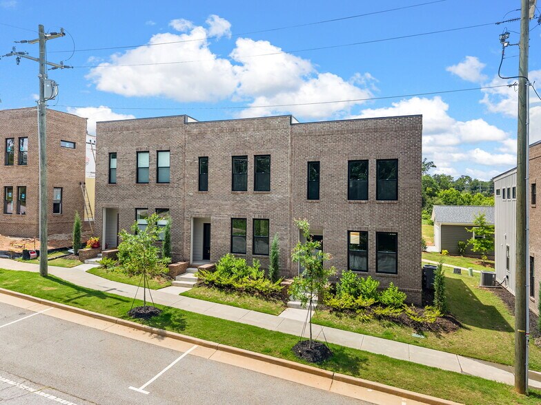 Building Photo - 296 College St