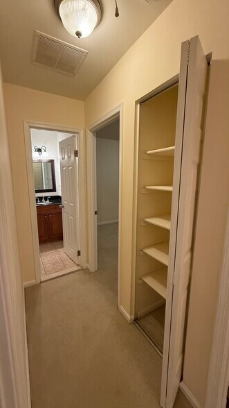 Building Photo - 7415 Fountain Head Dr