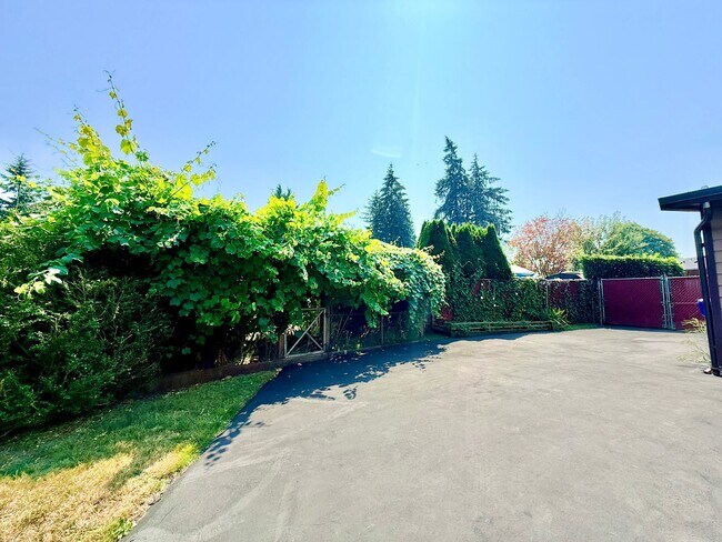 Building Photo - Updated 3BR Rambler | RV/Boat Parking | Gardener’s Backyard
