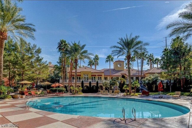 Building Photo - 230 E Flamingo Rd