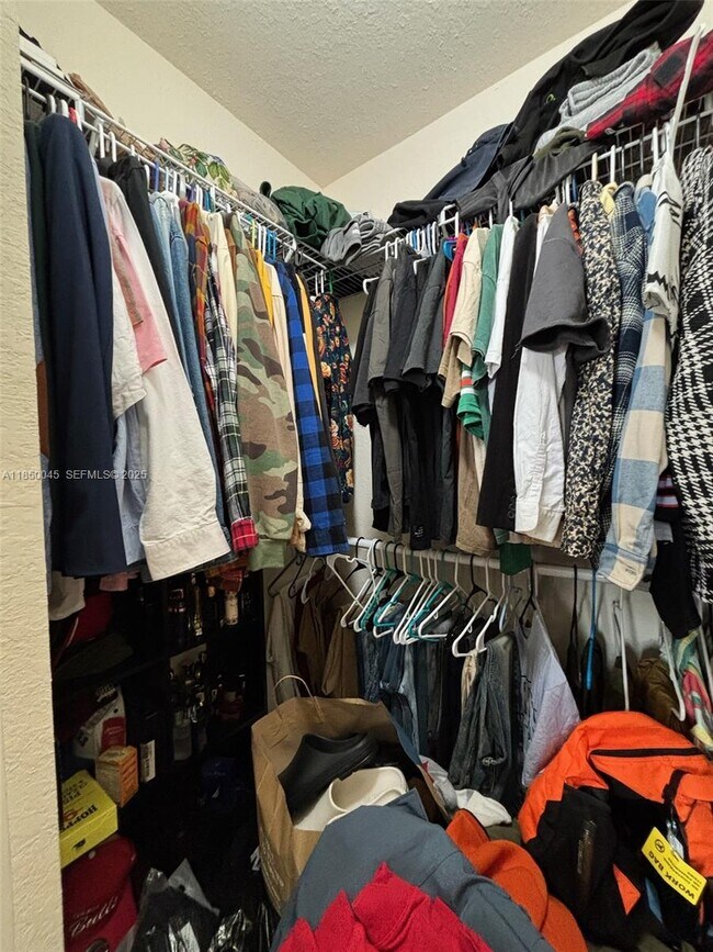 Building Photo - 1420 SE 26th Ave