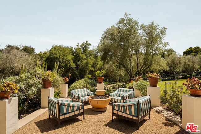 Building Photo - 848 Picacho Ln