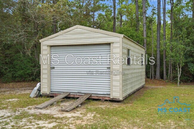 Building Photo - 13821 School Land Rd
