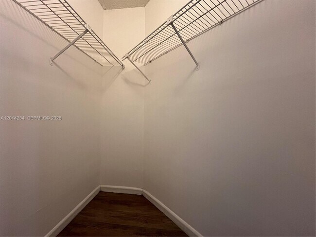Building Photo - 212 Lake Pointe Dr