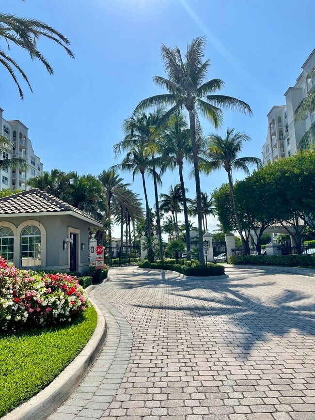 Building Photo - 3604 S Ocean Blvd