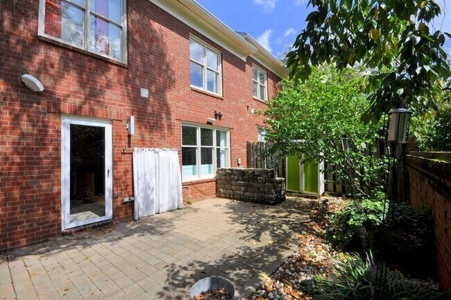 Building Photo - 2708 Dilworth Heights Ln