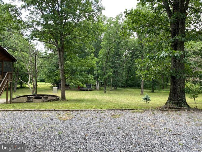 Primary Photo - 1909 Back Mountain Rd