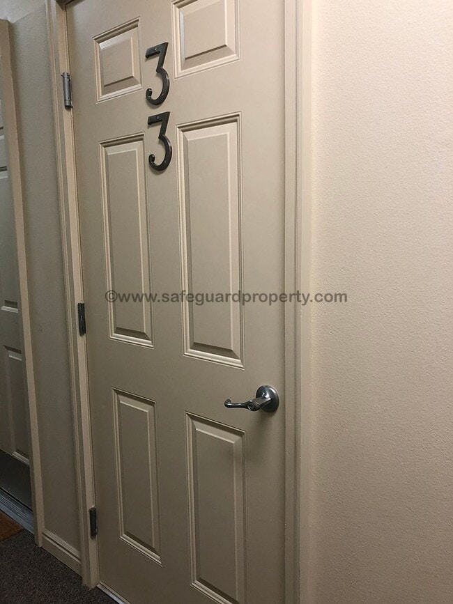 Building Photo - Fabulous 2 Bedroom Condo in Sandy