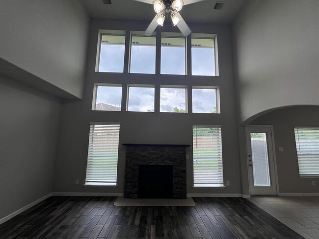 Building Photo - 3821 Armand Dr