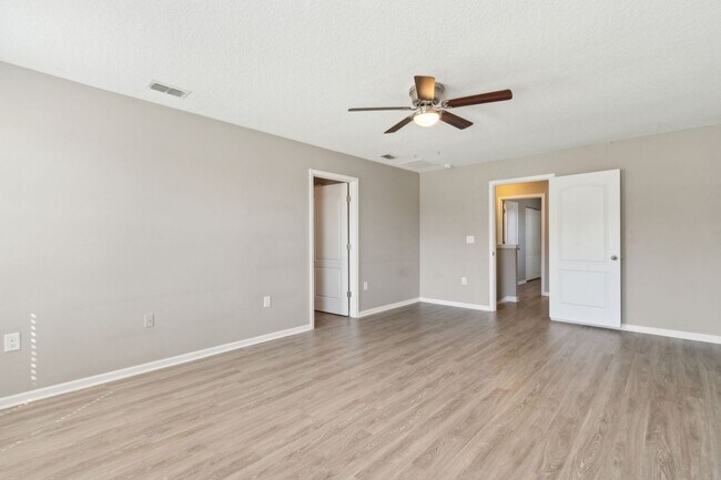 Building Photo - Spacious 5-Bedroom Home  – Prime Amelia Concourse Location!