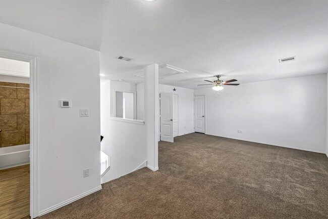 Building Photo - 31319 Whitfield Ct