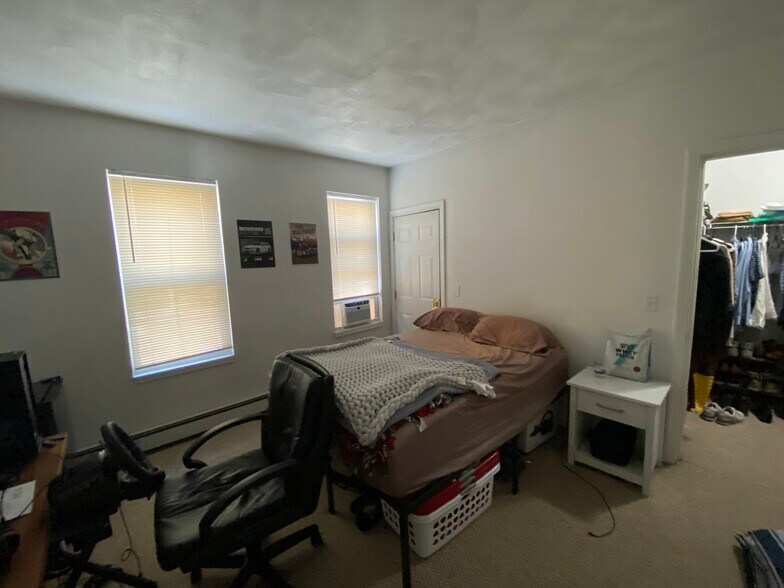 Building Photo - 58 Mansfield St