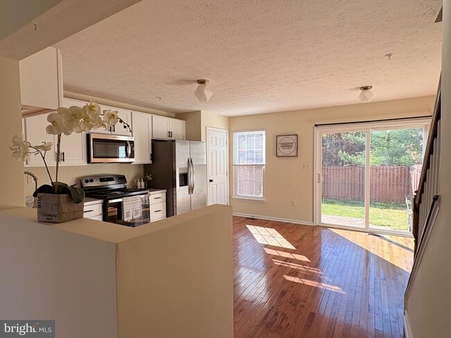 Building Photo - 1703 Bluffs Island Ct