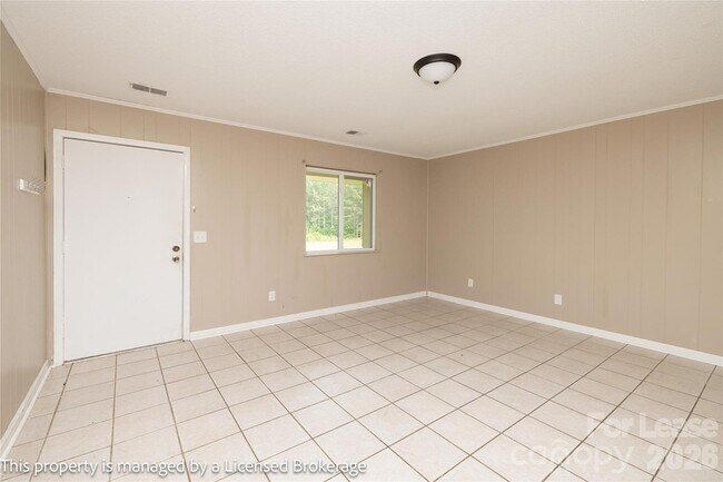 Building Photo - 145 Brentwood Dr