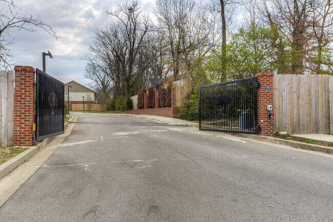 Building Photo - 231 Walton Ave