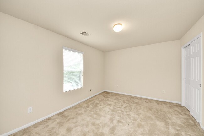 Building Photo - 15623 Sheldon Ridge Way
