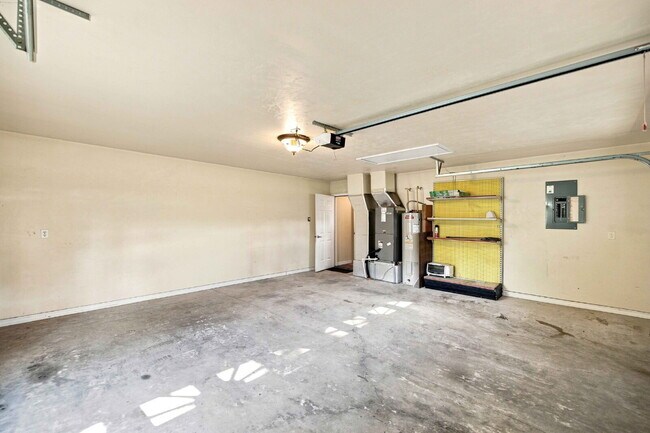 Building Photo - Peaceful 1.25-Acre Rental – Available September 1st!