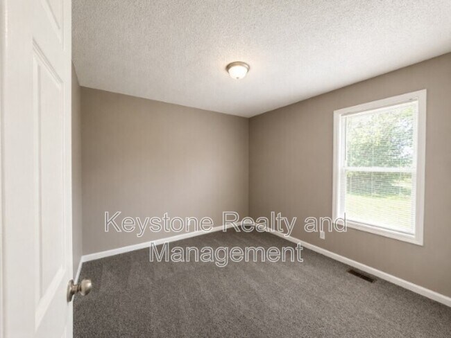 Building Photo - 1920 Timberline Cir